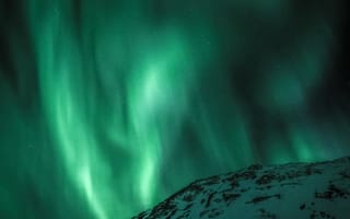 Картинка Аврора, вечер, живописное небо, живописный, зима, на открытом воздухе, ночная фотосъемка, ночное небо, ночь, Северное сияние, снег, снежный, фото природы, яркий