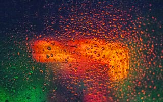 Картинка абстрактные зум-фоны, абстрактный, вода, глубина резкости, жидкий, капли воды, крупный план, мокрый, огни, освещенный, после дождя, размытый, узор, фокус, фоновое, цвета