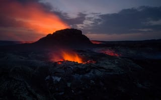 Картинка вулкан, лава, вулканического рельефа, типы вулканических извержений, лавовые равнины