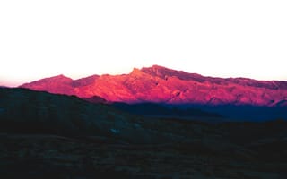 Картинка горный рельеф, гора, горный хребет, красный цвет, холм