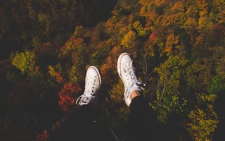 Картинка Осень, Разное, Кроссовки, Ноги