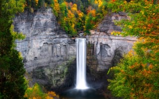 Картинка природа, водопады, осень, листва, лес, деревья, водопад, вид, берег, скалы