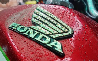 Картинка honda, красые, логотипы, байк, дождь, капли, мотоциклы, хонда