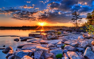 Картинка природа, небо, закат, солнце, озеро, восход, камни