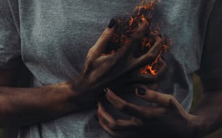 Картинка tshirt, сердце, огонь, рука, горящий