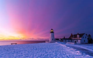 Картинка beacon, lighthouse in winter, небо, море, зима, снег, свет, дом, маяк