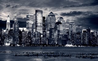 Картинка cloudy sky, night city, небо, ночь, вода, море, город, облачно