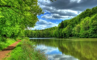 Картинка hd, tropic, вода, дерево, река, облака