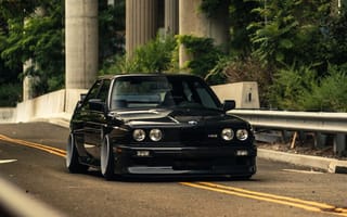 Картинка bmw, черные, машины, бмв, дорога, спорт, винтаж