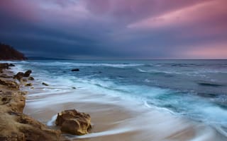 Картинка природа, вода, море, закат, пляж, камни, вечер