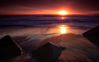 Картинка волны, пляжи, камни, вода, берег, волна, вечер, океан, море, солнце, закат солнца, камень, скала, песок, скалы
