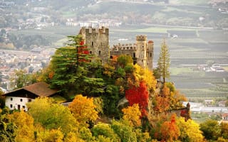 Обои brunnenburg, осень, castle, город, италия, замок, деревья