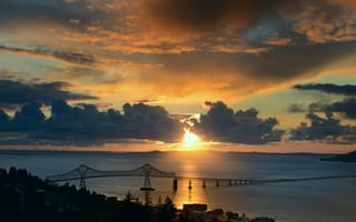 Картинка солнце, мост, облака, закат, залив