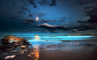 Картинка пляж, огни, ночь, море, пирс, луна