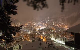 Обои швейцария, огни, снег, горы, городок, ночь, зима, ущелье