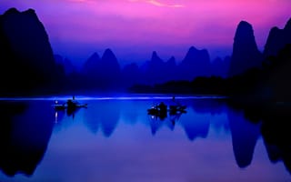Картинка Китай, ночь, лодка, горы, река, рыбак