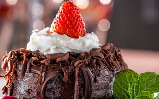 Картинка торт, nice, see, шоколад, environment, cake, vine, wide, мороженое, strawberry, chocolate, read, table, black, sweets, white, main, ice cream