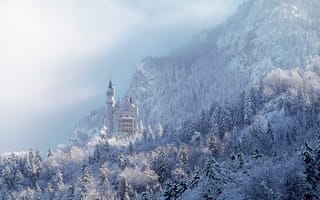 Картинка замок, небо, нойшванштайн, зима, архитектура, neuschwanstein, бавария, лес, пейзаж, германия, schloss, горы