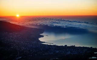 Картинка природа, море, утро, Черное море, Крым, город, красота, Украина, горы, Ялта, облака