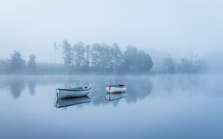 Обои лодки, туман, озеро
