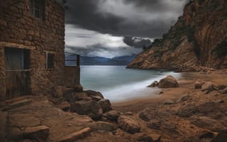 Картинка Corsica, море, природа, берег, дом, пейзаж, скалы, развалины, Корсика, камни, тучи
