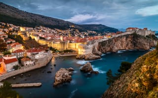 Картинка David Curry, Dubrovnik, дома, вечер, Дубровник, горы, Сroatia, Хорватия, море, город