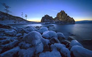 Картинка Михаил Байбородин, камни, скала, зима, озеро, утро, лёд, вода, Байкал