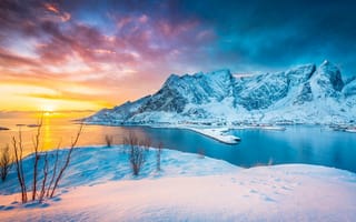 Картинка снег, закат, небо, Лофотенские острова, Норвегия, скалы