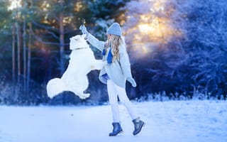 Картинка девушка, лес, прыжок, прогулка, зима, собака
