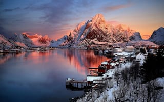 Картинка Норвегия, Norway, посёлок, утро, дома, горы, зима, снег, залив, рассвет