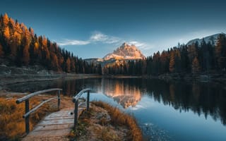 Картинка Valentin Valkov, пейзаж, осень, иней, доломиты, Альпы, мостик, леса, заморозки, горы, природа, Италия, озеро
