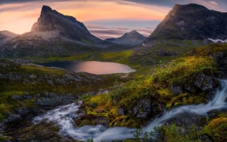 Картинка Норвегия, озеро, горы, ручей, скалы, пейзаж, природа, Ole Henrik Skjelstad, камни