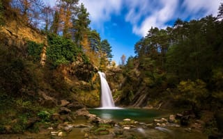 Картинка Испания, природа, Каталония, лес, водопад, камни, небо