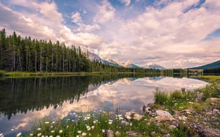 Картинка Kananaskis, Alberta, озеро, облака, лес, деревья, небо, пейзаж, Канада, природа