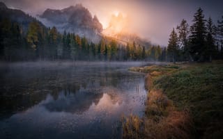 Картинка Горы, река, восход, деревья, утро, туман