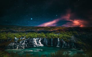 Картинка Исландия, пейзаж, небо, ночь, звёзды, водопад, природа, водоём, северное сияние