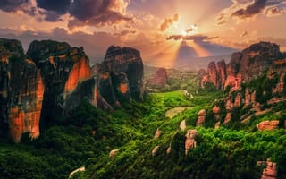 Картинка Греция, горы, природа, пейзаж, леса, Метеоры, солнце, лучи, скалы, облака