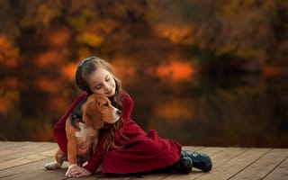 Картинка Екатерина Борисова, платье, пёс, друзья, животное, ребёнок, осень, доски, бигль, собака, природа, девочка
