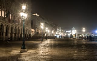 Картинка Италия, Ночь, Улица, Уличные фонари, Венеция, Город