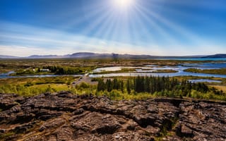 Картинка солнце, природа, Левко Юрий, долина, камни, пейзаж, Исландия, горы, леса, лучи