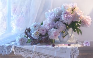 Картинка Валентина Колова, салфетка, окно, занавеска, кувшин, ваза, пионы, цветы