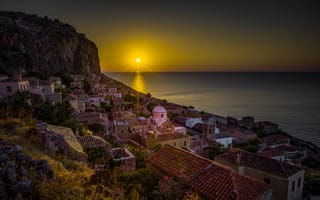 Картинка Греция, закат, Скала, Солнце, Город, Крыша, Дома, Море, Monemvasia
