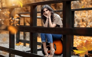 Картинка девушка, Alessandro Di Cicco, гитара, мостик, осень