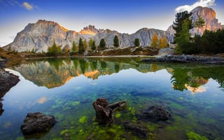Картинка деревья, горы, природа, Италия, Доломиты, камни, отражение, озеро, пейзаж