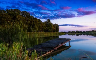 Картинка закат, озеро, Польша, лес