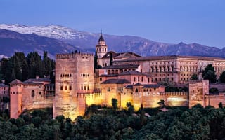 Картинка пейзаж, горы, освещение, Испания, архитектура, город, Гранада, вечер, природа, Альгамбра, крепость, дворец