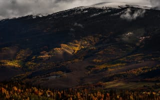 Картинка Долина, деревья, холм, горы, осень