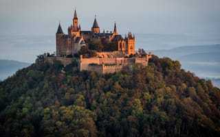 Картинка Hohenzollern, башенки, Германия, гора, природа, леса, Гогенцоллерн, пейзаж, замок