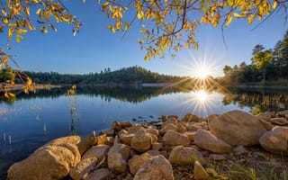 Картинка Утро, Arizona, Деревья, Prescott, Goldwater Lake, Природа, Озеро, Камни, Солнце
