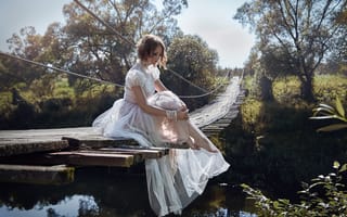 Картинка река, подвесной мост, девушка